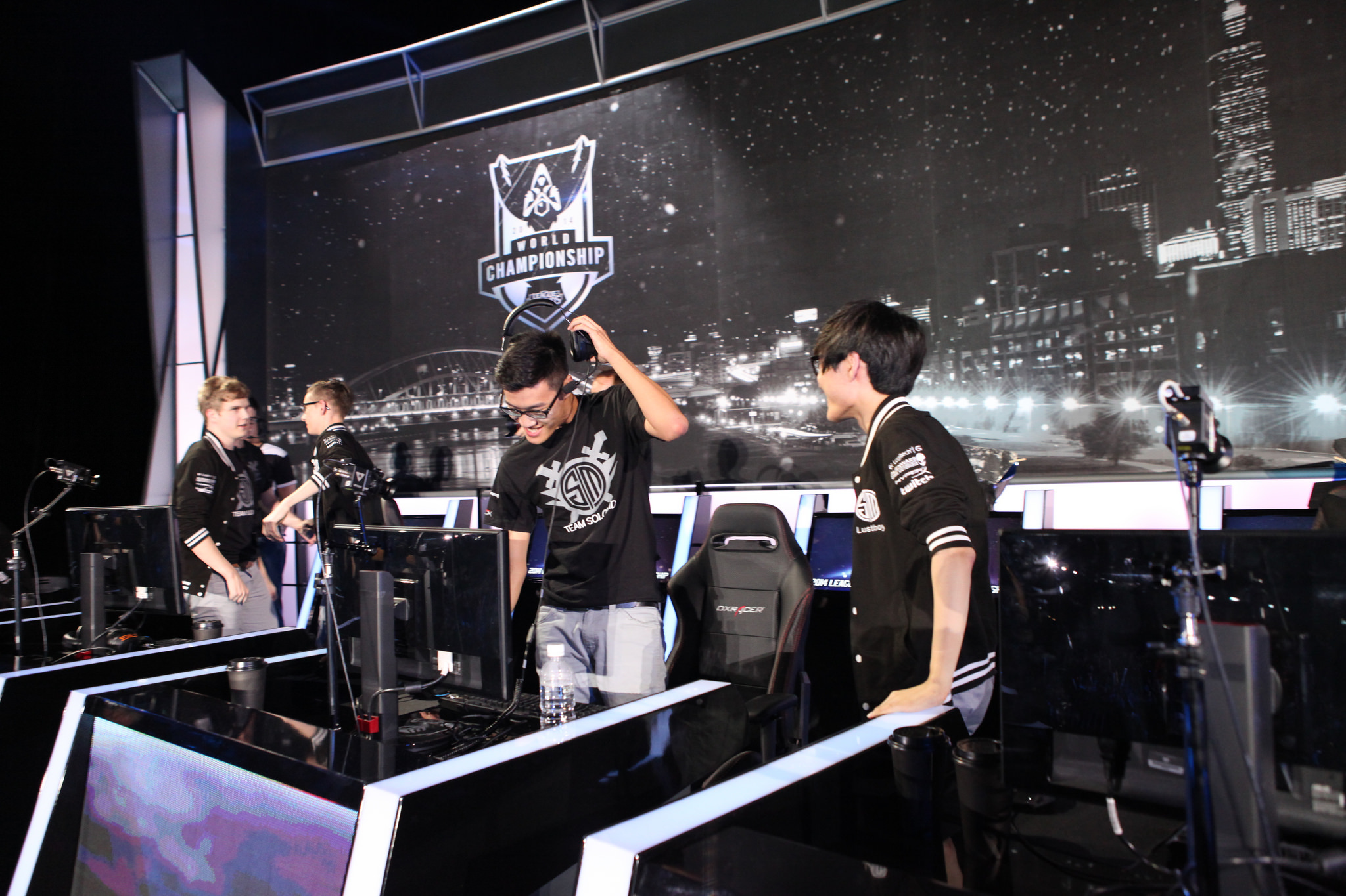 全球总决赛TES抽签池变动分析：世界赛版本改动下BLG快攻队伍与GEN运营战术的博弈-雷竞技官网